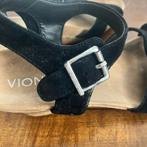 Vionic ANKA Black Suede Sandals with Silver Buckles EUC - Picture 8 of 9